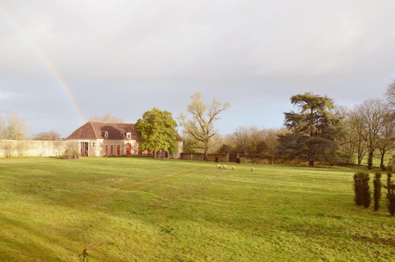 Chateau Des Noces Bazoges-en-Pareds Exterior photo